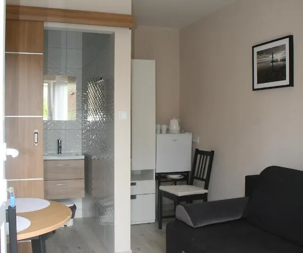 ホームステイ Alka ミエルノ