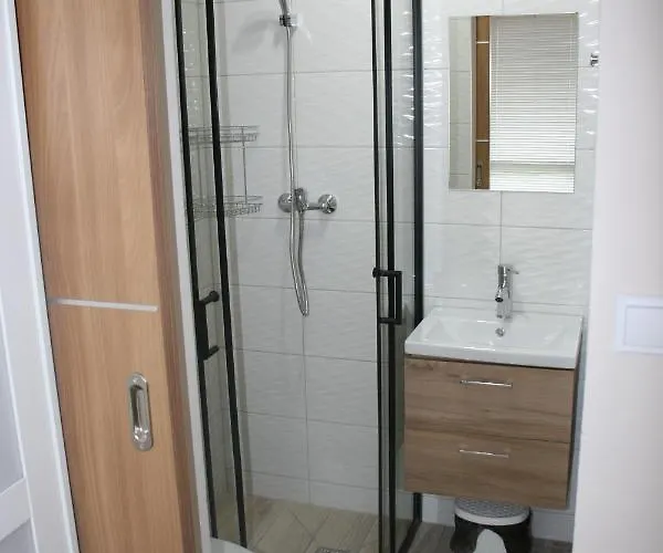 ホームステイ Alka ミエルノ